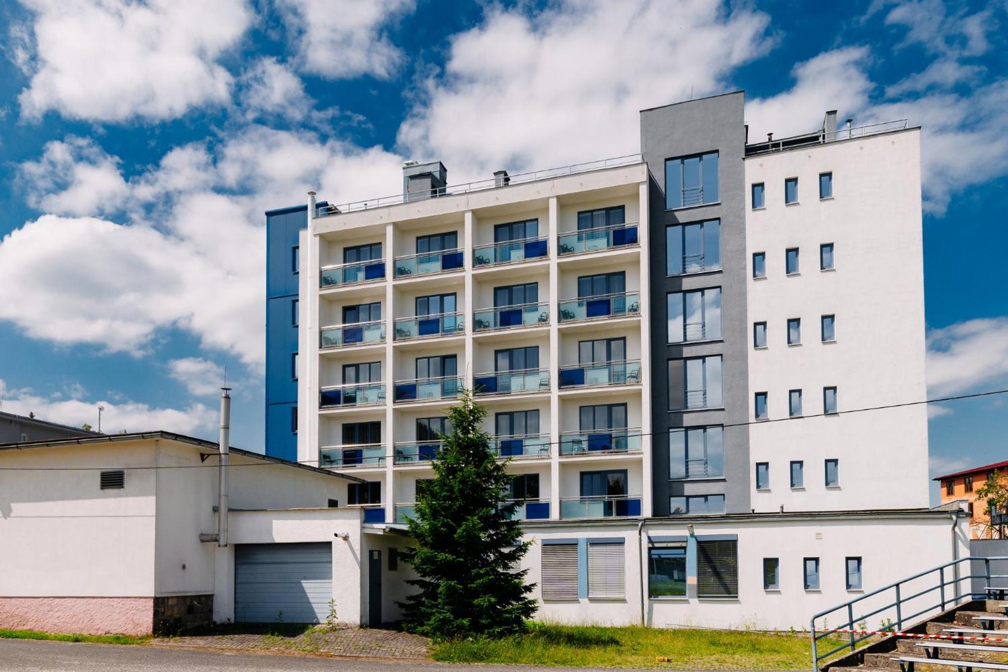 Hotel Marttel Karlovy Vary Exterior photo